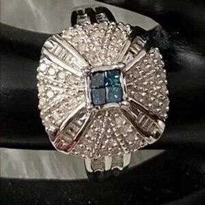 BEAUTIFUL Sterling Silver 925, genuine blue and white diamond ring